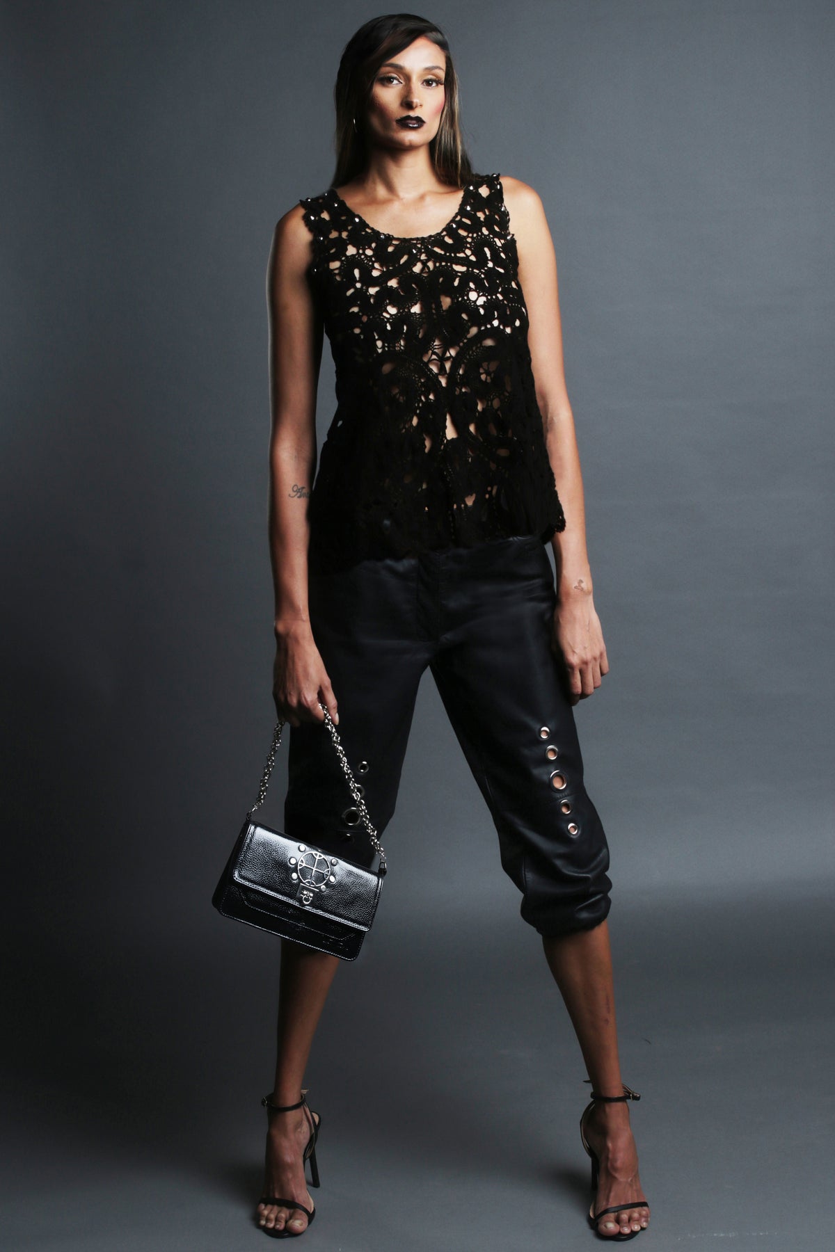 Bilros Tank Top & Leather Capri A
